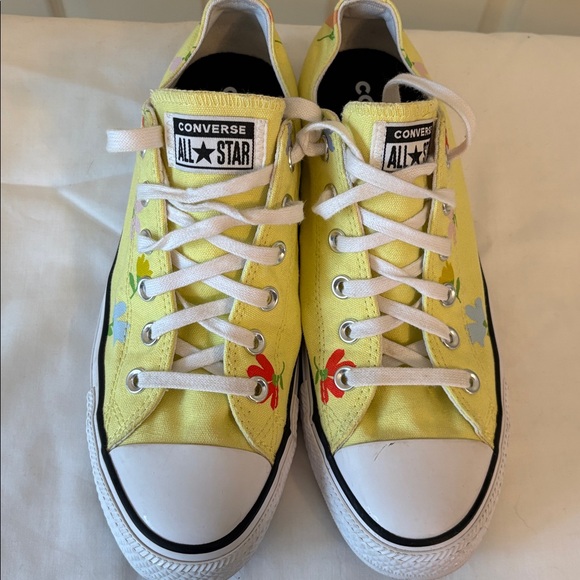Converse All Star Low Top Sneaker in Yellow Multi Floral Womens Size 10 - Picture 5 of 10